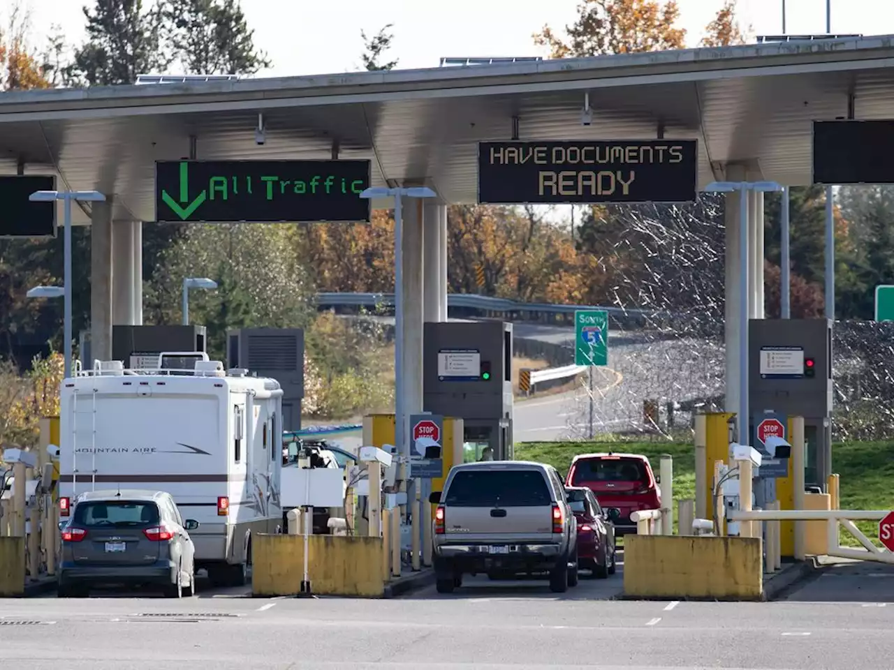 U.S. border towns still wait on buyers from B.C., as Vancouver shopping buses vanish