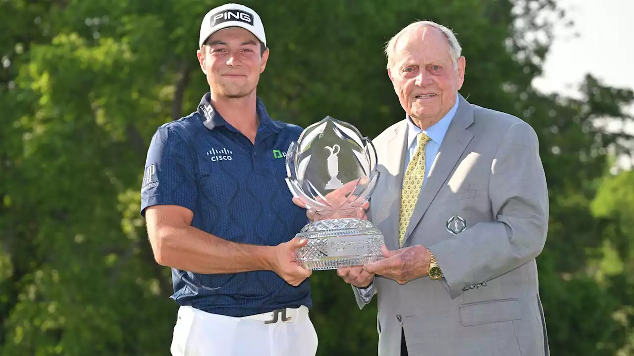 Viktor Hovland caddies for college teammate just hours after winning Memorial