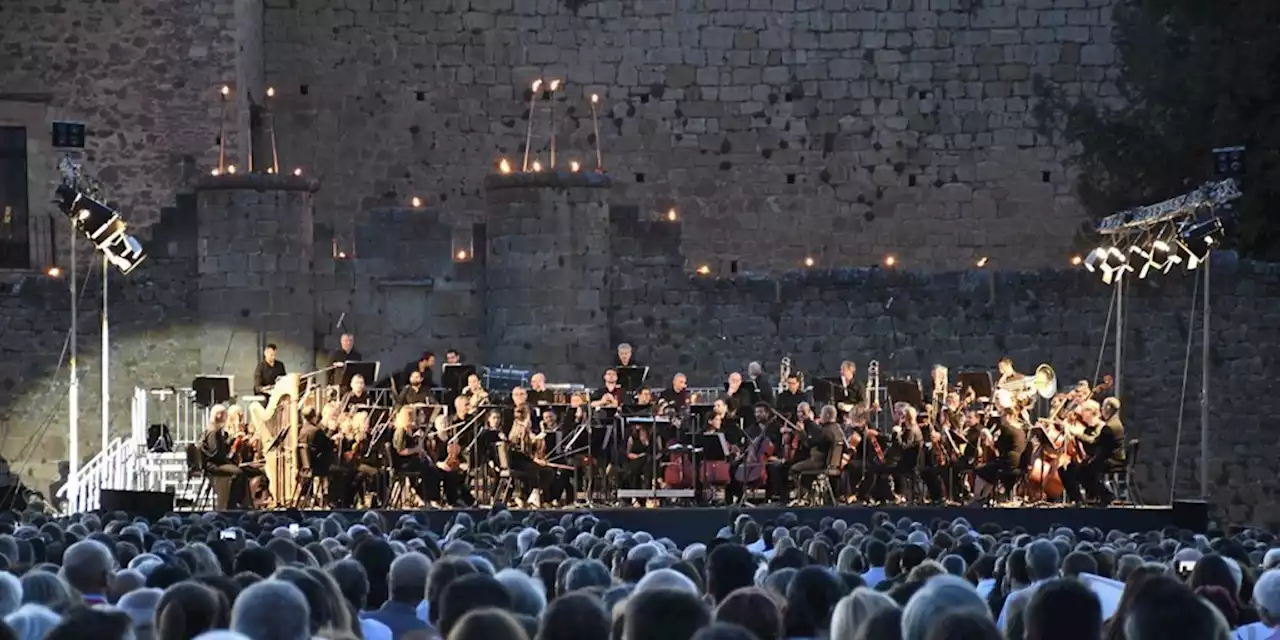 Los Conciertos de las Velas iluminan Pedraza al calor de música clásica