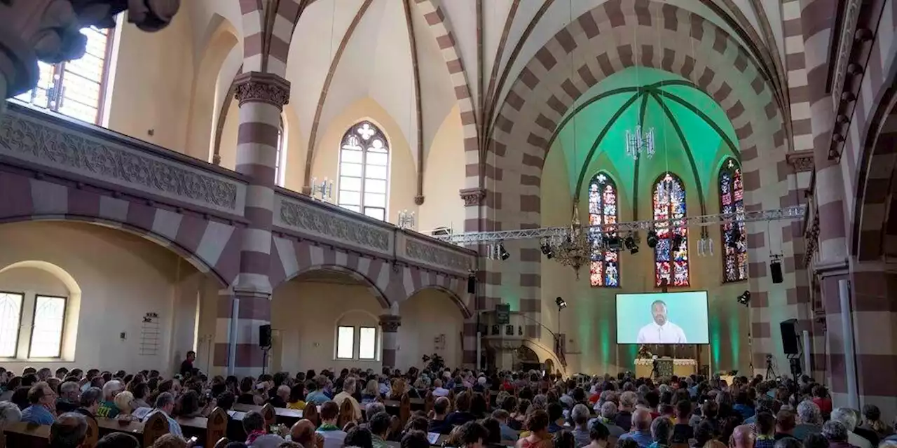 Una iglesia alemana utiliza ChatGPT y avatares digitales para oficiar una misa entera