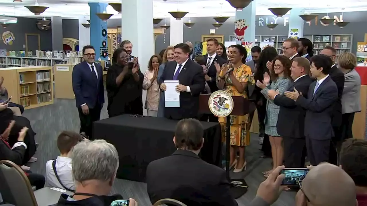 Illinois Governor JB Pritzker signs first of its kind anti-book ban bill