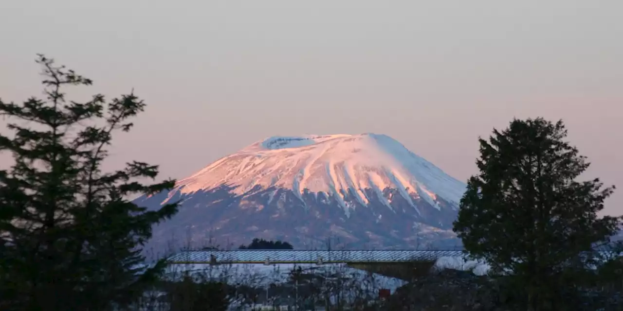 Earthquakes in 2022 near Mount Edgecumbe bring research team to Kruzof Island