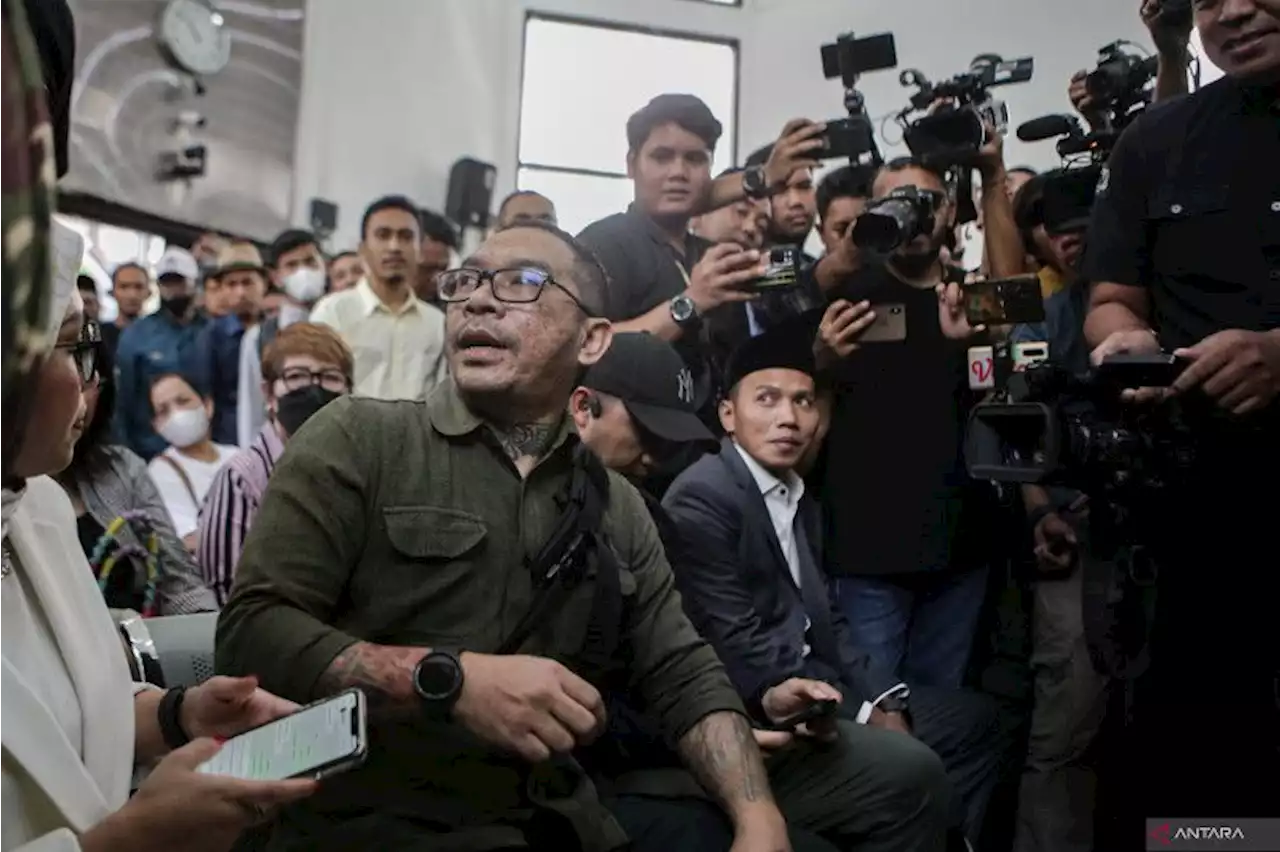 Kriminal kemarin, ayah David jadi saksi hingga pengedar meterai palsu