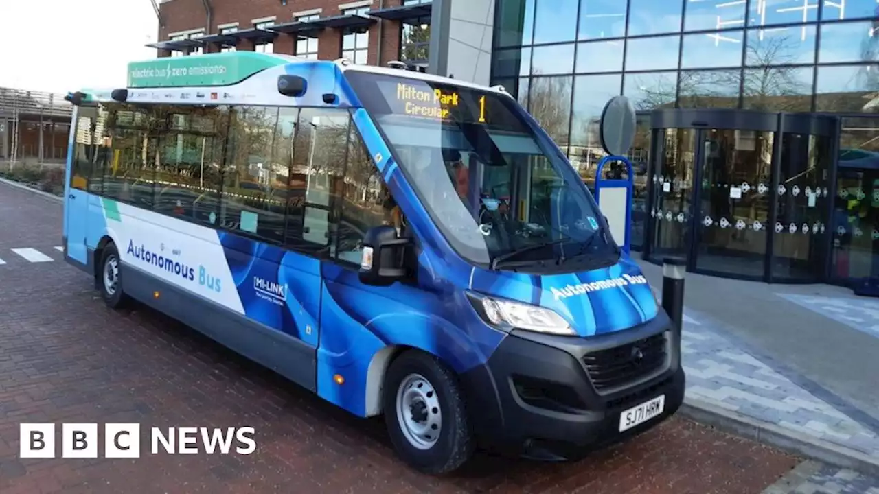 Didcot self-driving bus starts commute on public roads