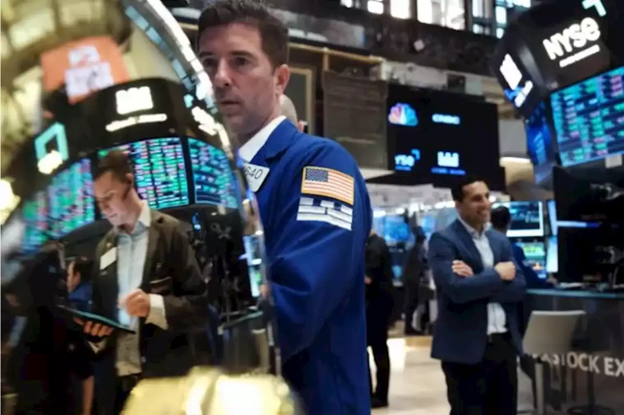 Wall Street dans le vert apr\u00e8s le ralentissement de l'inflation