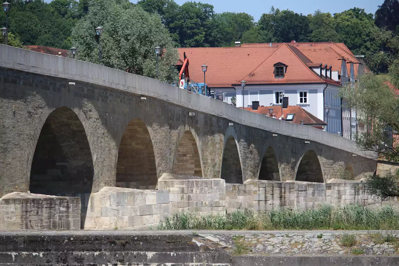 Steinerne Brücke Regensburg: Pünktlich zum Bürgerfest repariert