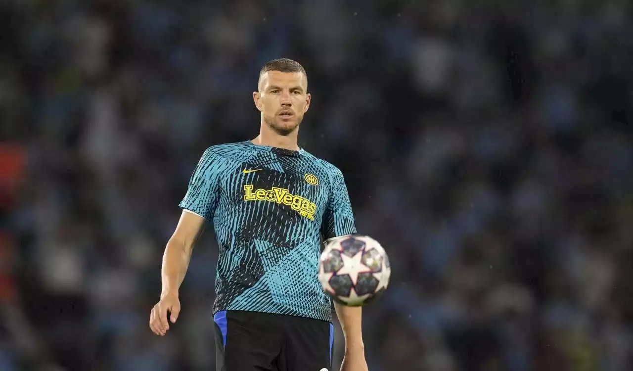 Dzeko ad un bivio: offerto un biennale a cifre importanti | CM.IT - Calciomercato