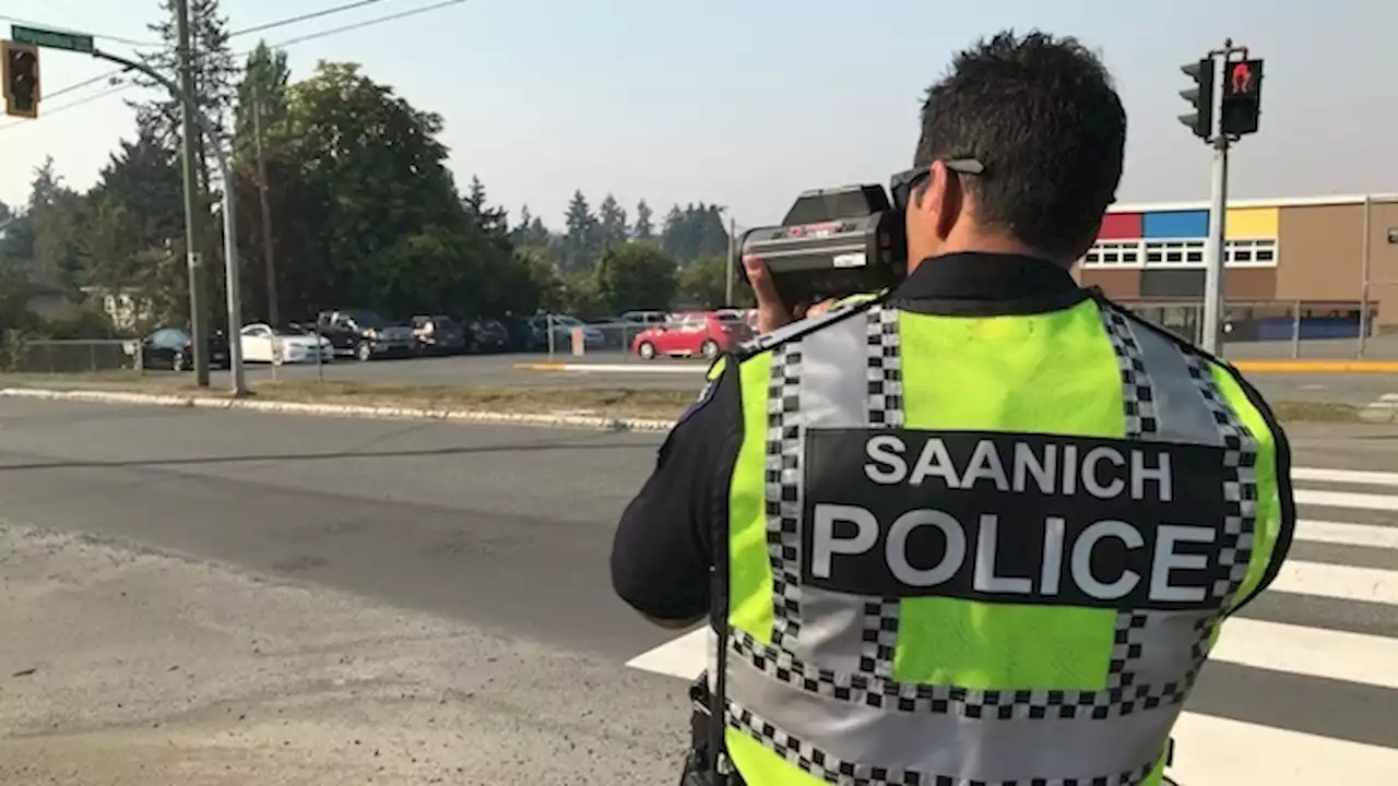 Police officer dragged by car during sobriety test in Saanich