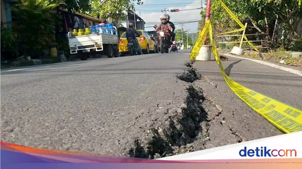 Jalan Prambanan-Manisrenggo Klaten Ambles, 10 Truk Uruk Tol Ditilang