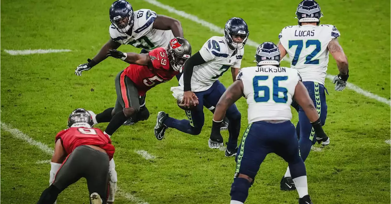 Seahawks Superlatives: Most Improved, Charles Cross