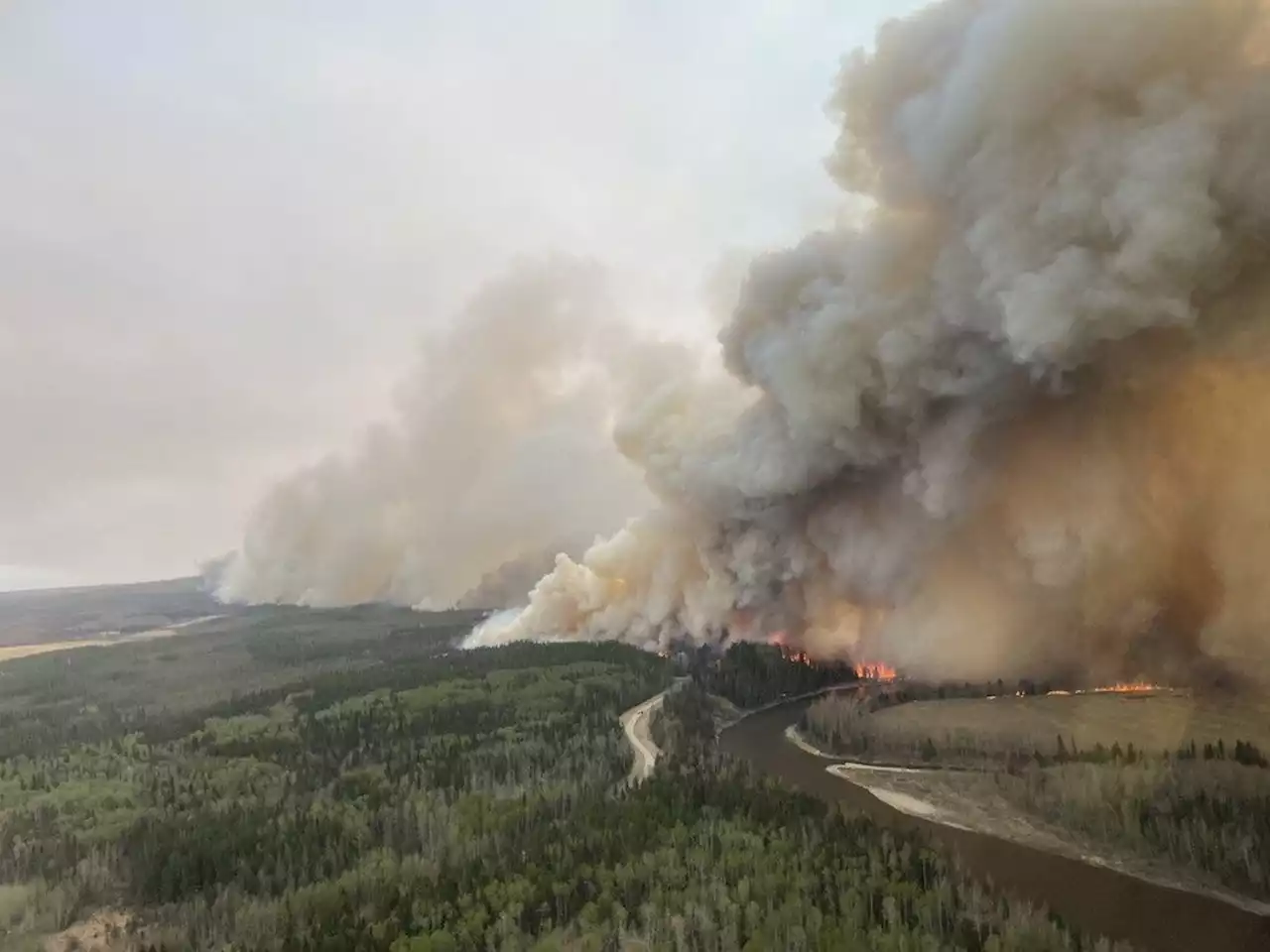 Alberta wildfires increase again, threatening air quality and energy production