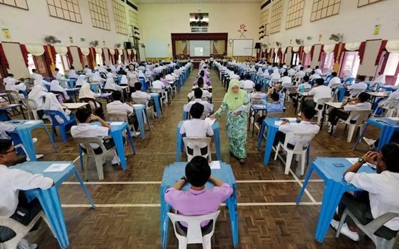 Anwar slams ex-education minister over SPM absentees