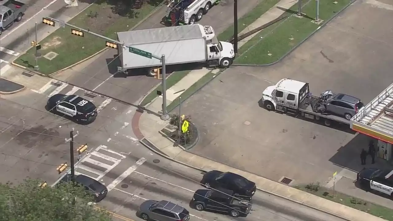 Suspect taken into custody at Houston school after chase, police say