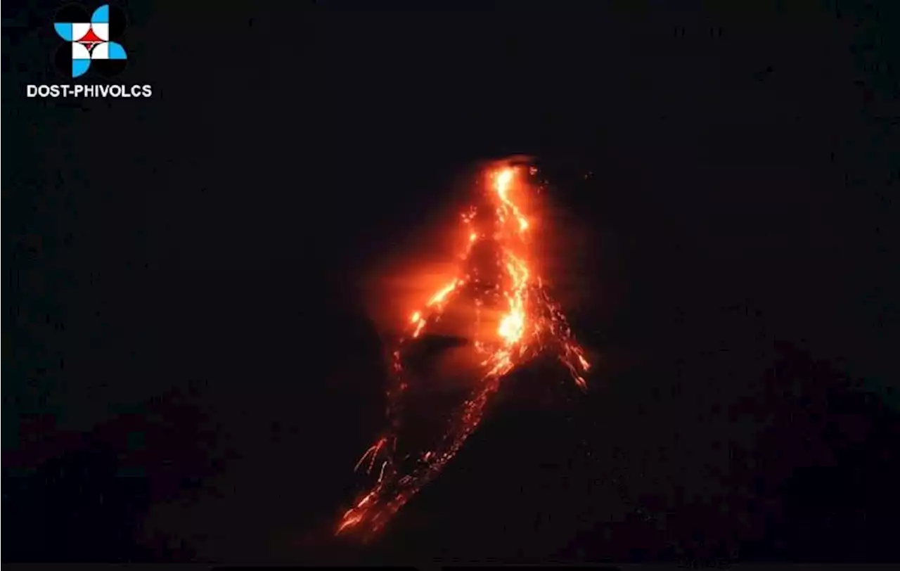 PHIVOLCS: Mayon Volcano lava flow reaches 800-1,000 meters downslope