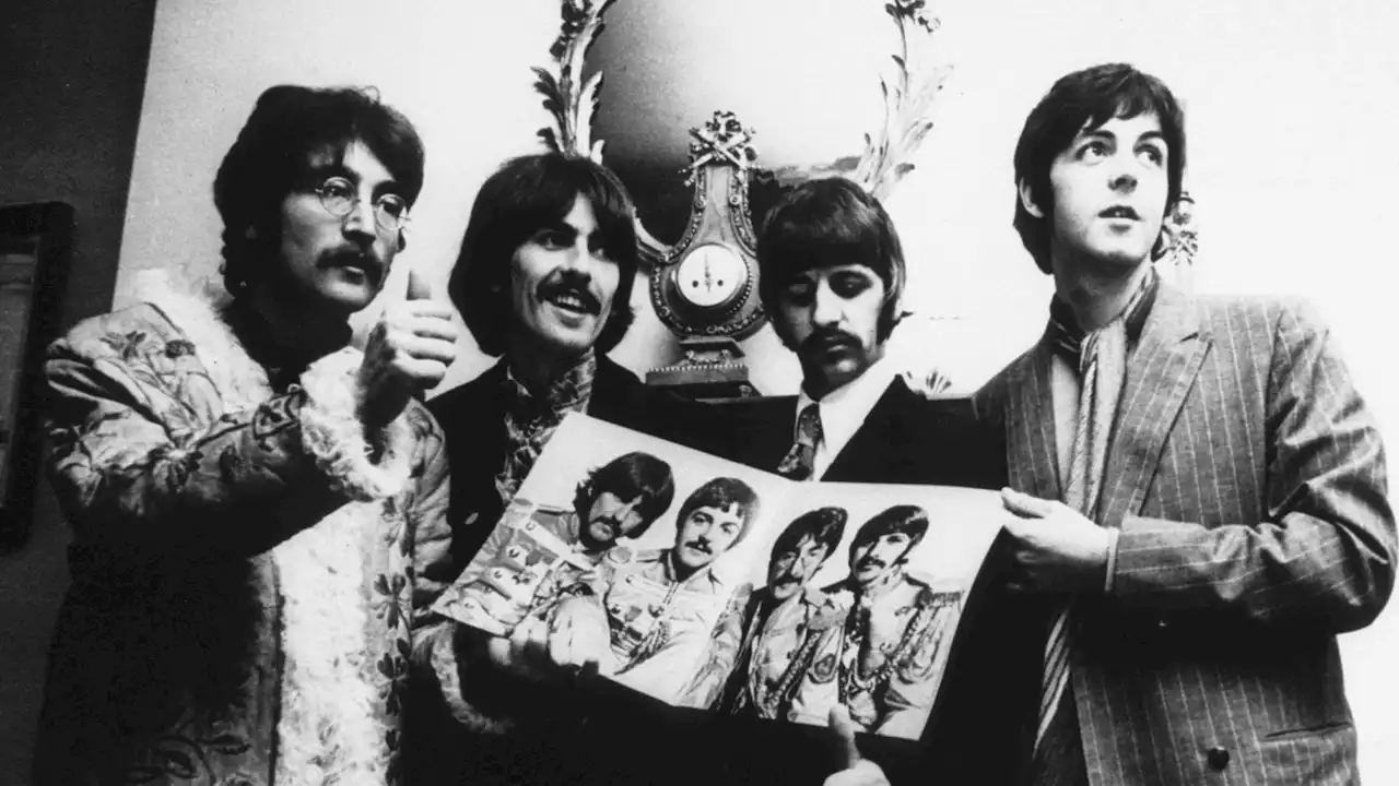 La voce di Lennon rivive grazie all'intelligenza artificiale. McCartney: 'In arrivo nuova canzone dei Beatles'