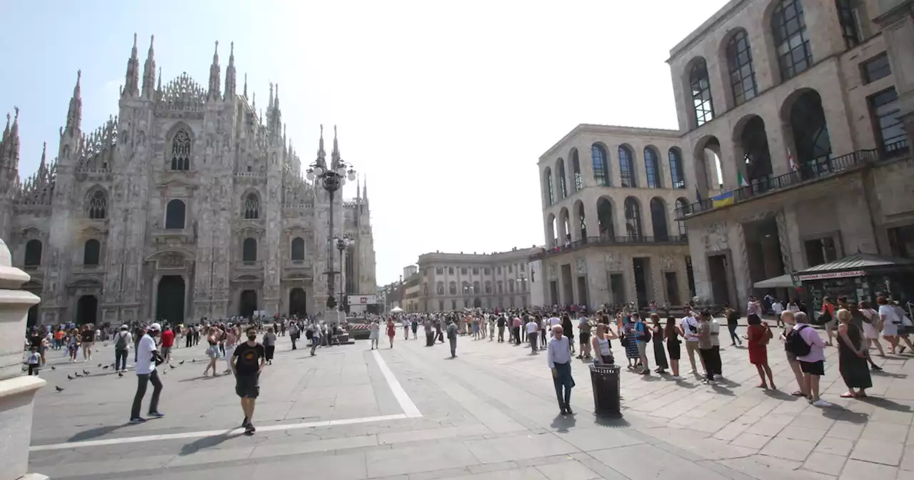 Milano si prepara al funerale di stato per Berlusconi: in 20 mila in piazza del Duomo