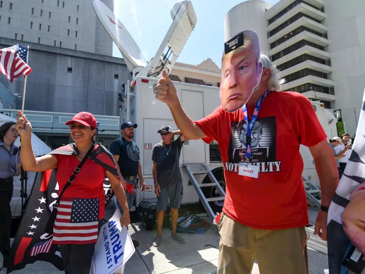 Trump arrestato a Miami: 'Contro di me caccia alla streghe'