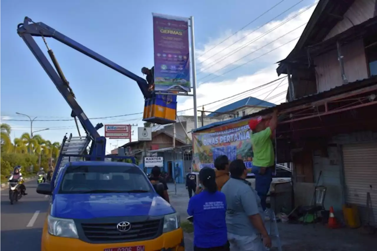 Iklan Rokok di Kuala Kapuas Ditertibkan