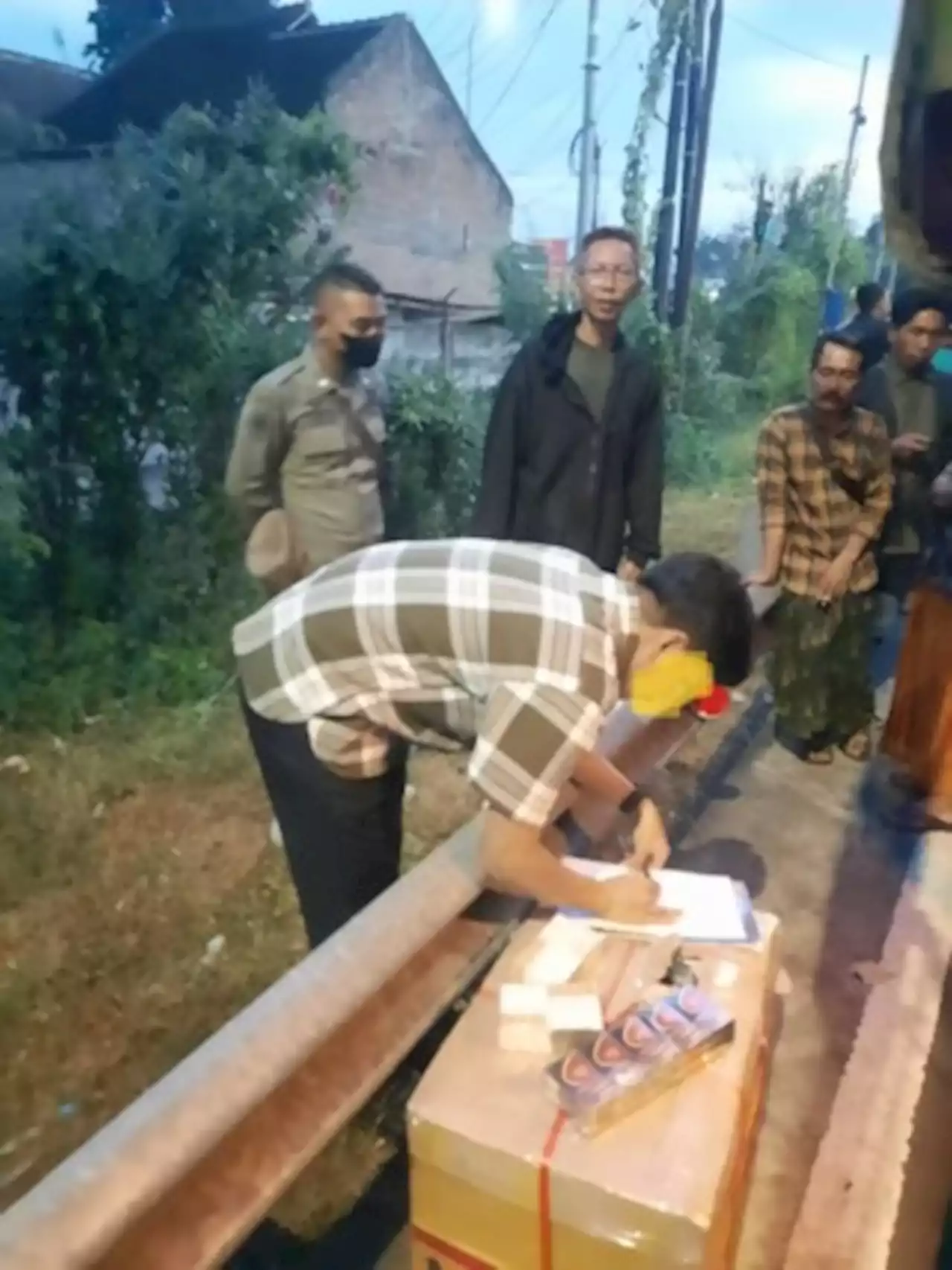 Penyelundupan Rokok Ilegal lewat Bus AKAP Kembali Digagalkan di Jombang