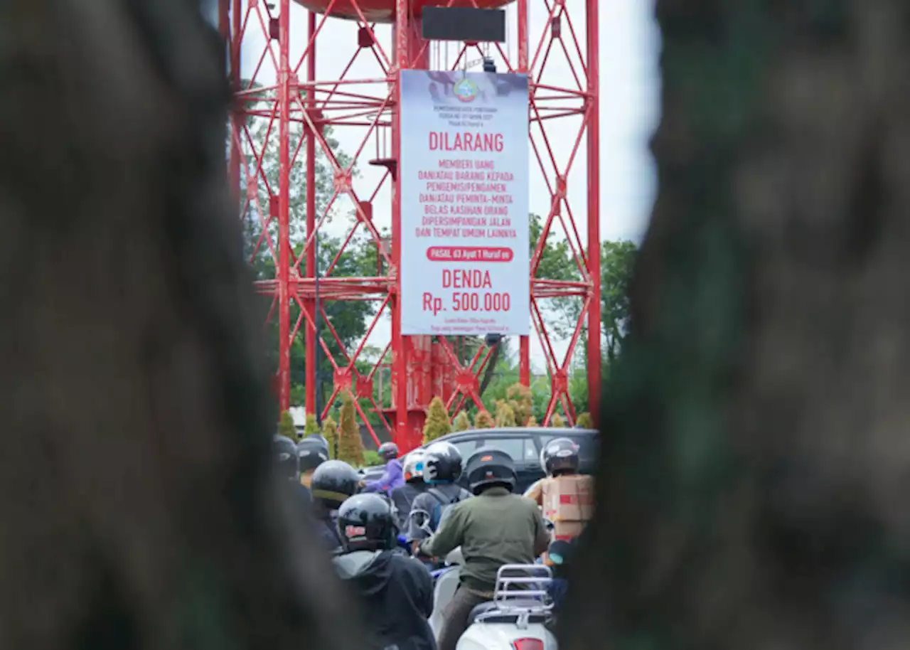 Setop Beri Gepeng Uang, Pemkot Pasang Baliho Larangan di Jalan A. Yani