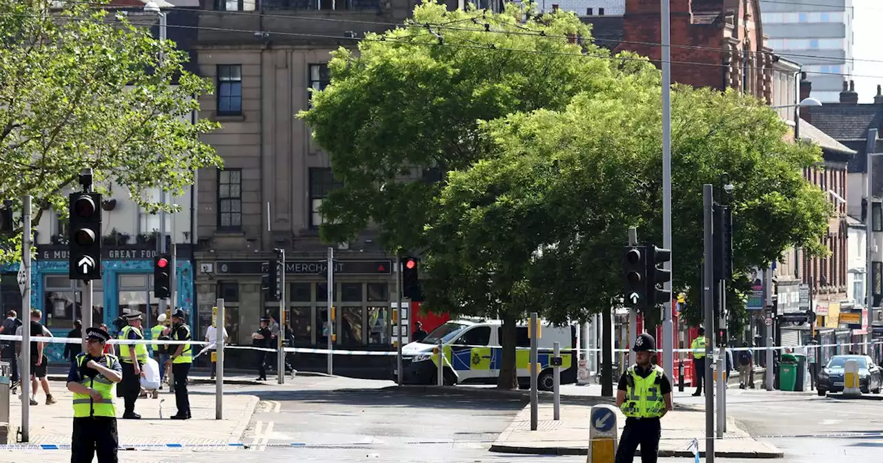 Royaume-Uni: trois morts dans le centre-ville de Nottingham, bouclé par la police