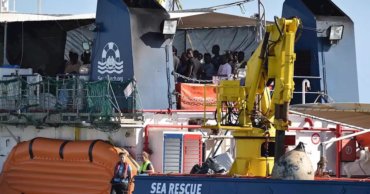 Sea Watch, motovedetta impazzita disobbedisce agli ordini: dove attracca