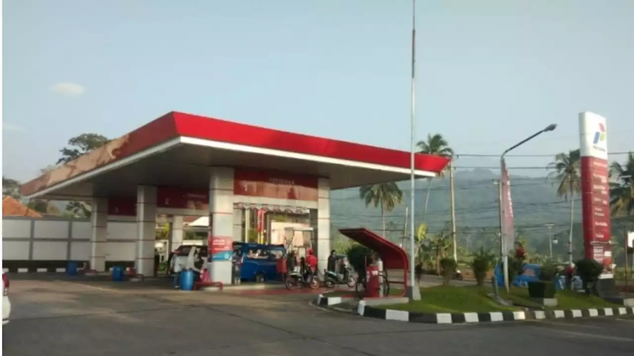 Korsleting Listrik Sebabkan Mobil Terbakar di SPBU Pertamina di Majalengka