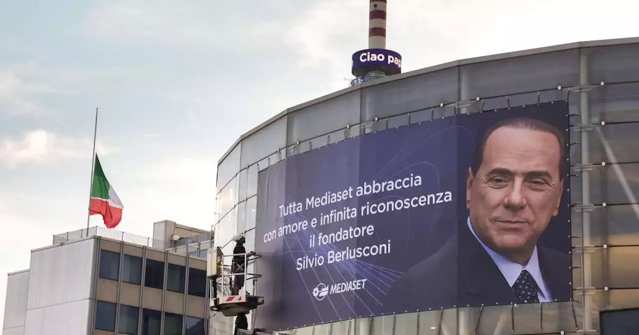 La mort de Berlusconi vue par la presse italienne : « Personne n’a autant divisé les Italiens »