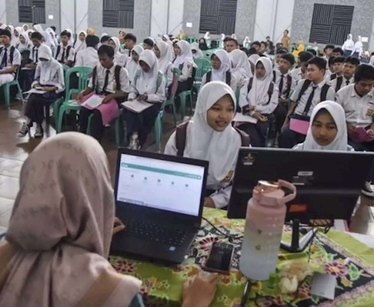 Daya Tampung Sekolah Negeri Terbatas, Ribuan Siswa di Depok Harus ke Swasta