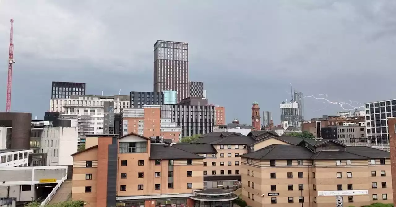 Dramatic moment huge lightning bolt appears over Manchester city centre skyline