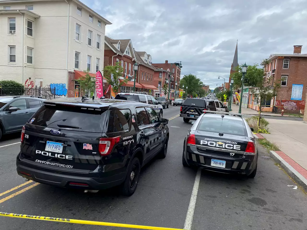 Suspect shot by store employee during attempted robbery in Connecticut: PD