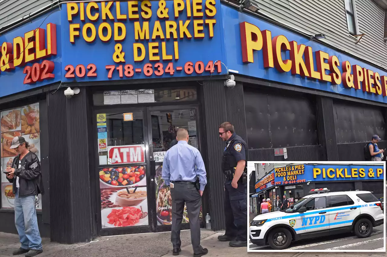 NYC deli customer allegedly beaten by workers is on life support: prosecutors