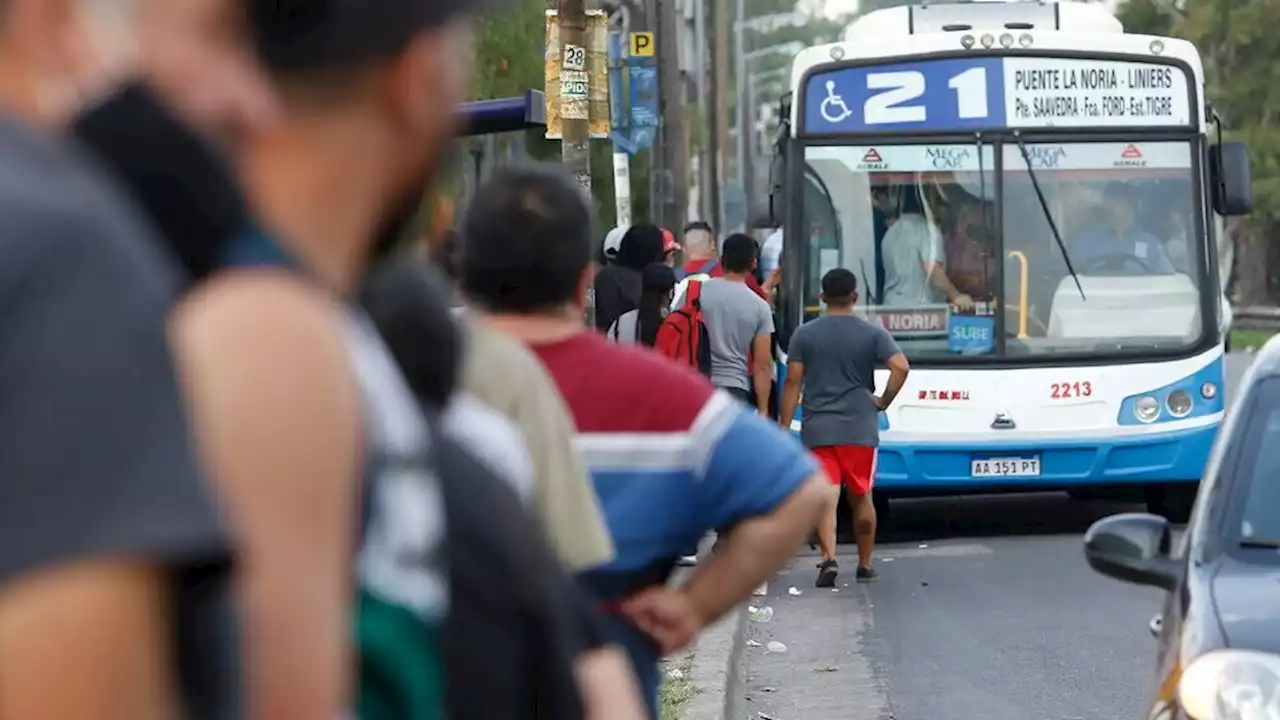 Sin colectivos en el interior | La UTA ratificó el paro en las provincias y lo levantó en el AMBA