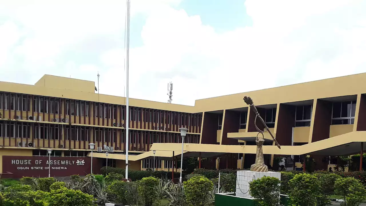 Ogun assembly postpones inauguration amid crisis