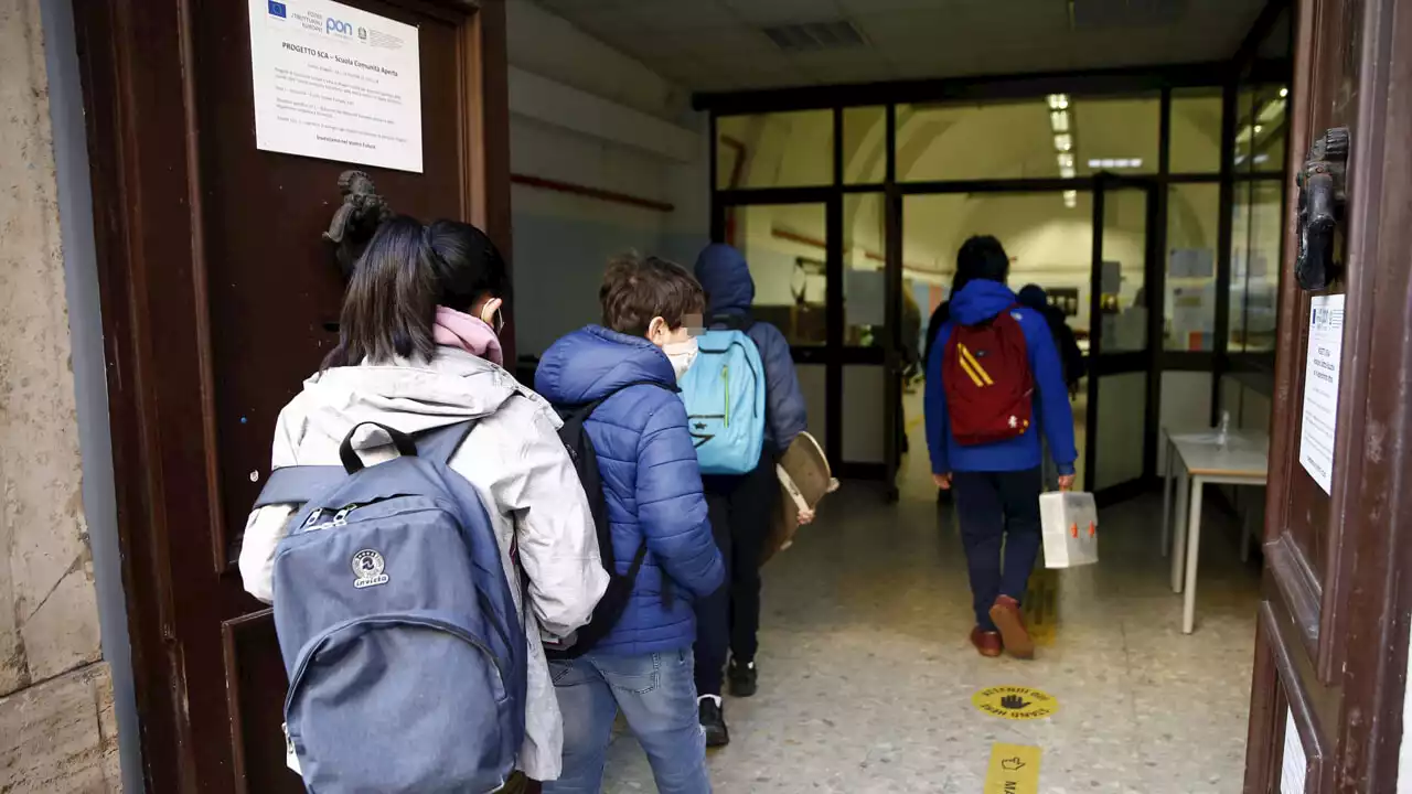 Scuola, nelle medie di Roma in 500 non faranno l'esame. E la maturità torna all'epoca pre-Covid