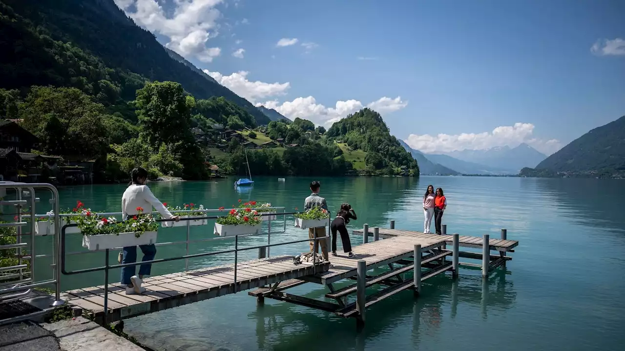 La vague de tourisme Netflix risque d'emporter la jetée d'un petit village suisse