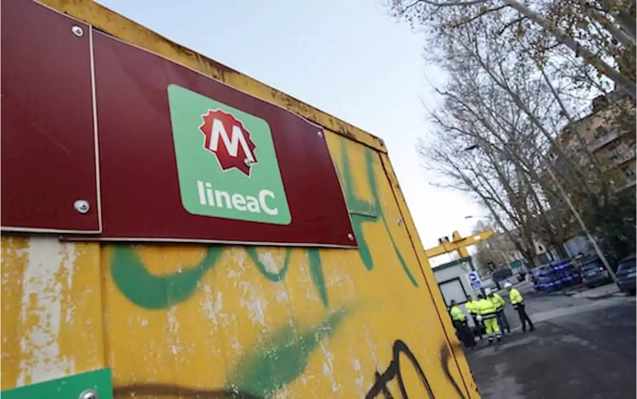 Nubifragio a Roma: stop linea metro A, infiltrazioni su linea C