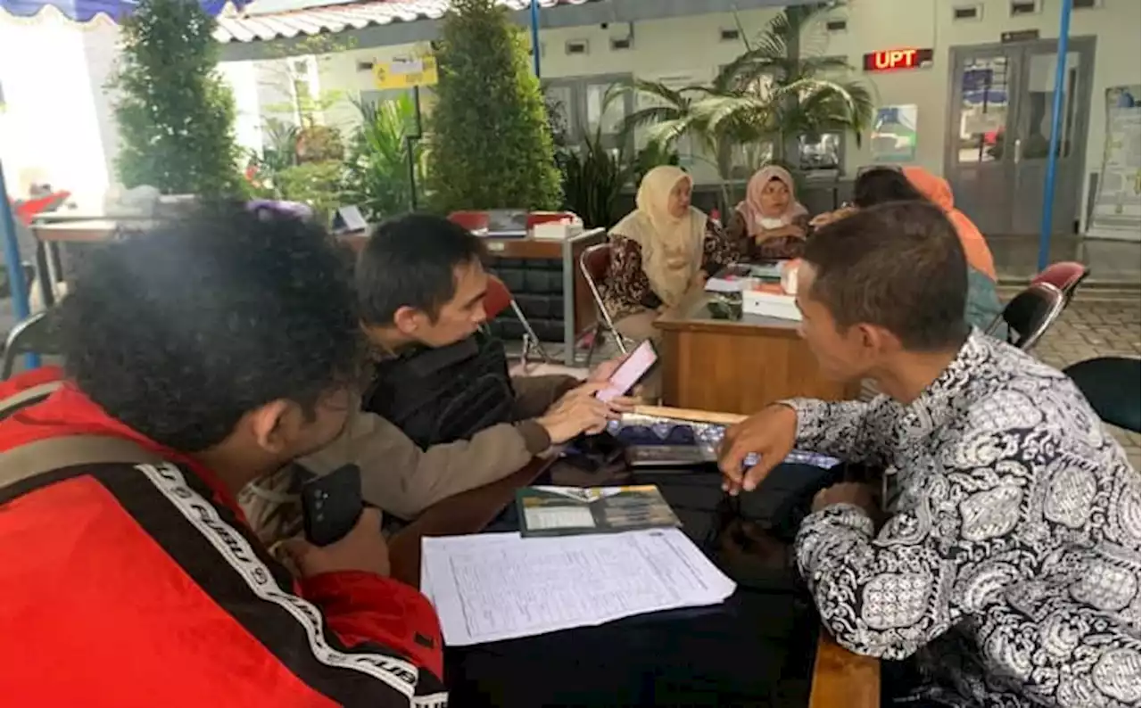 Tak Bisa Daftar PPDB, Ratusan Orang Tua Murid Geruduk Disdikpora Jogja