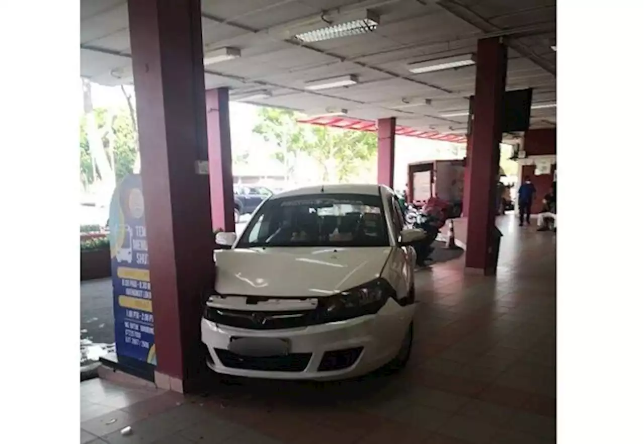 Woman without valid licence loses control of car, crashes into pillar at Johor hospital