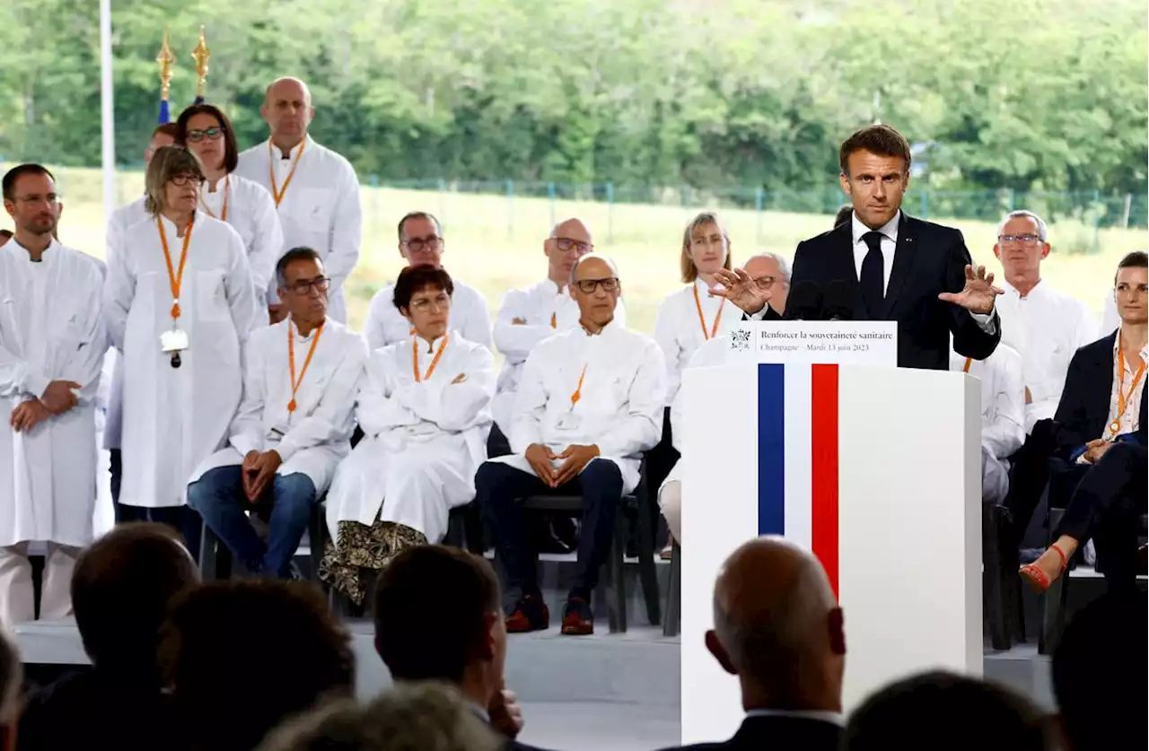 Emmanuel Macron veut relocaliser la production de plusieurs dizaines de médicaments