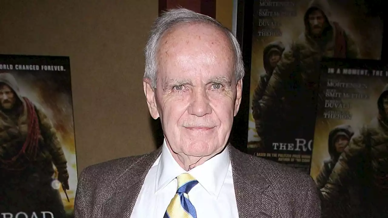 Cormac McCarthy, Author of ‘No Country for Old Men,’ Dies at 89