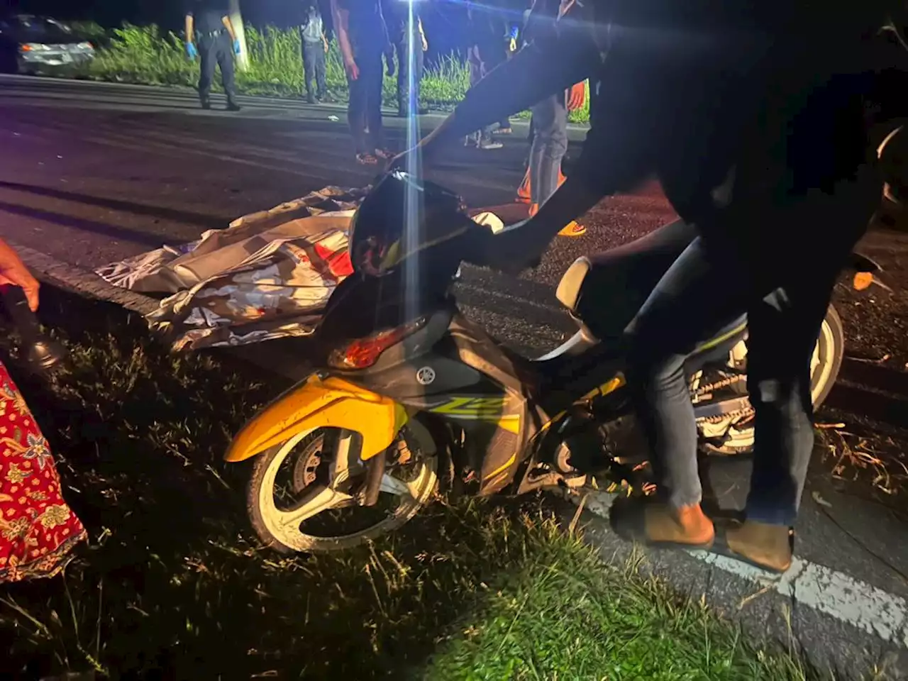 Seorang maut, tiga cedera motosikal langgar kerbau