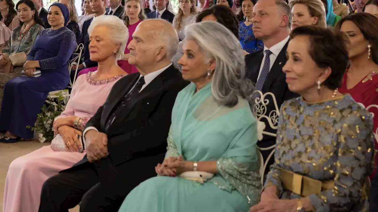 Sarvath de Jordania, la elegante tía del rey Abdalá (y amiga de Isabel II) que viste sari en las bodas reales