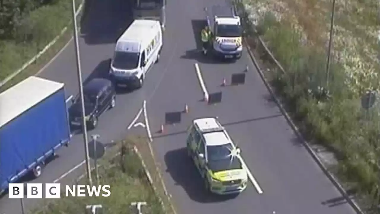 M1: Four-vehicle crash closes section of M1 in Leicestershire