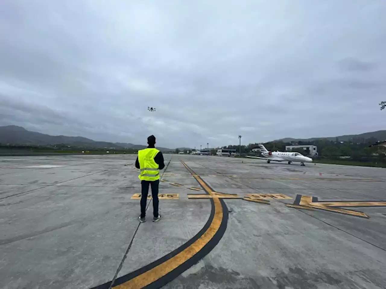 Aena y Cellnex llevan la primera red privada de 5G al aeropuerto de San Sebastián