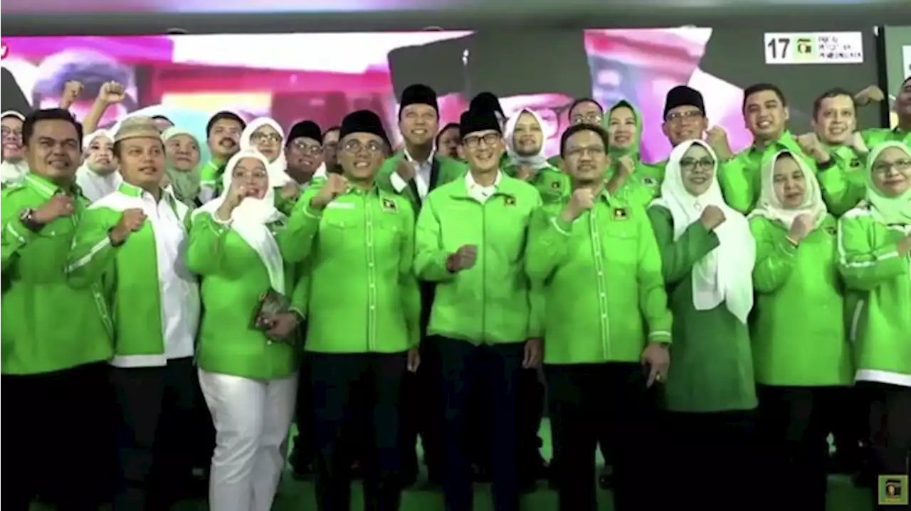 Here We Go! Pakai Jaket Hijau, Sandiaga Uno Resmi Gabung PPP