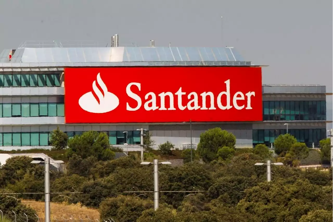 Santander traslada de Londres a España a parte de sus analistas de Bolsa