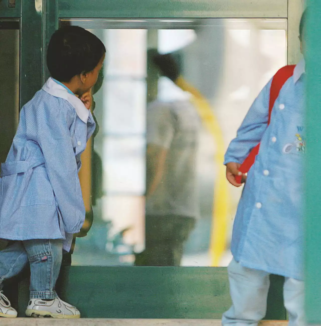 Milano, il Comune chiude 5 asili nido e una scuola dell'infanzia: la Federazione Lavoratori della Conoscenza in sciopero - Il Fatto Quotidiano