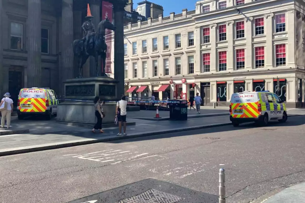 Police reveal update after section of Royal Exchange Square locked down