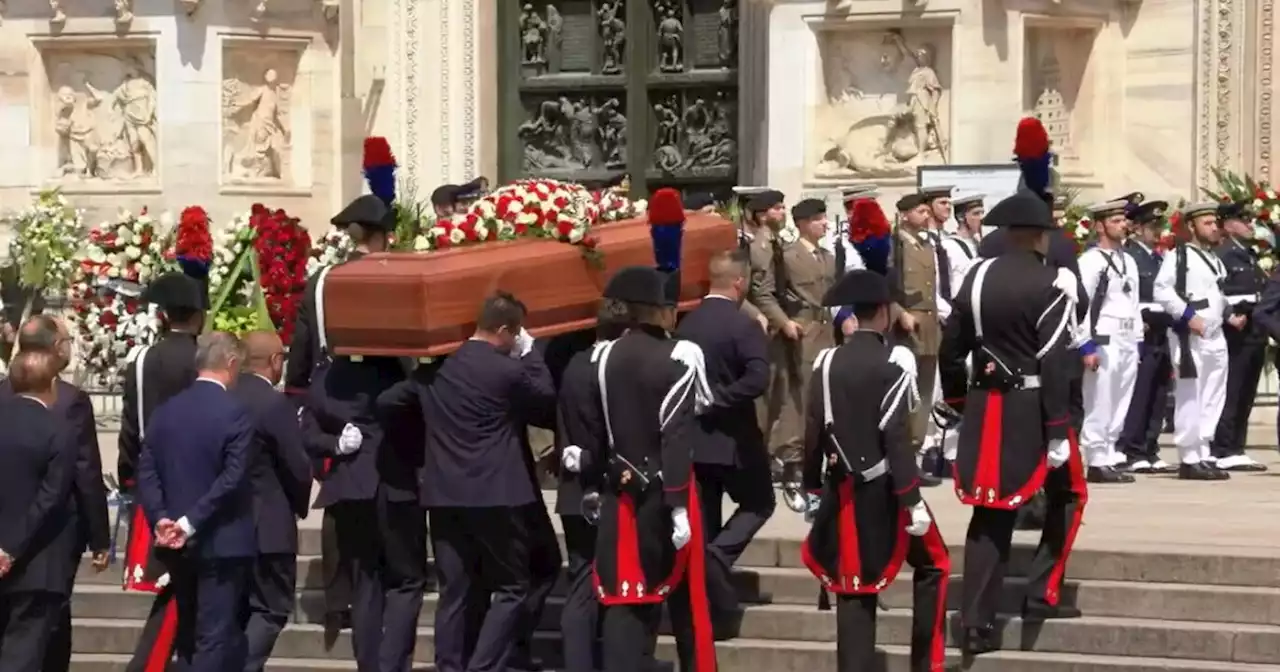 L'ultimo saluto a Silvio Berlusconi: i funerali al Duomo di Milano